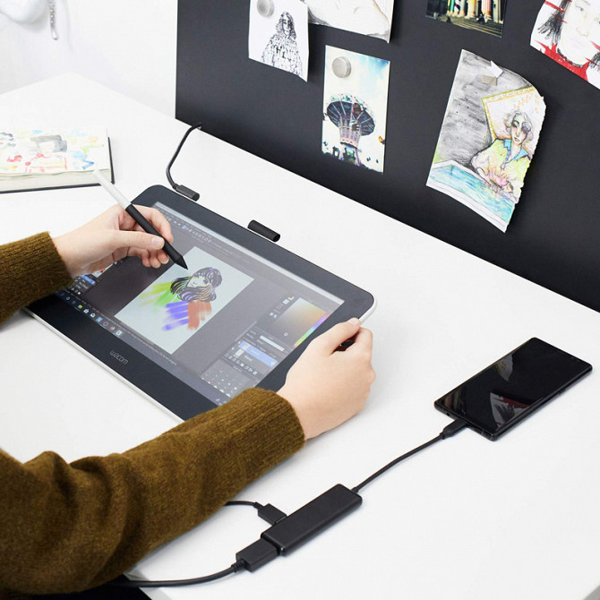 Планшет-дисплей Wacom One Creative Pen Display DTC133 Москва - изображение 1