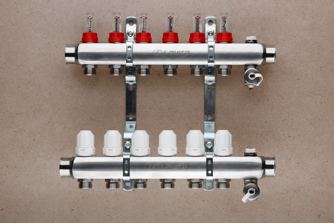 Коллекторный блок со встроенными расходомерами, нерж.сталь SFP-6H, 1"(FF) x 3/4"(M) Екатеринбург - изображение 1